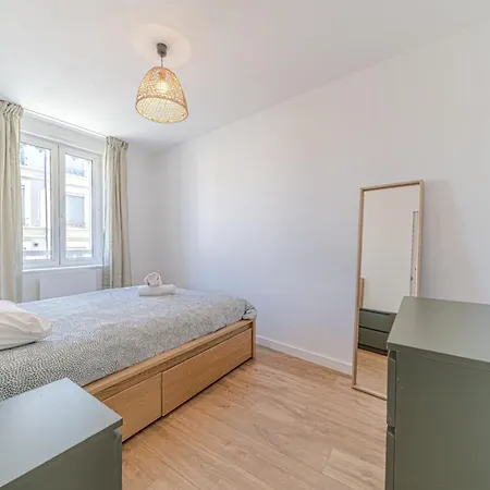 Quiet In Close To Metro Shops & Confluence Apartment *