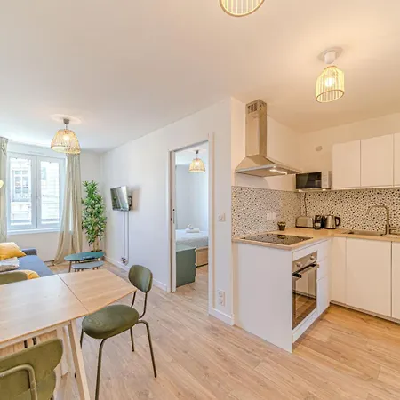 Quiet In Close To Metro Shops & Confluence *